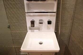 Hotel 24 Station Premier 2*